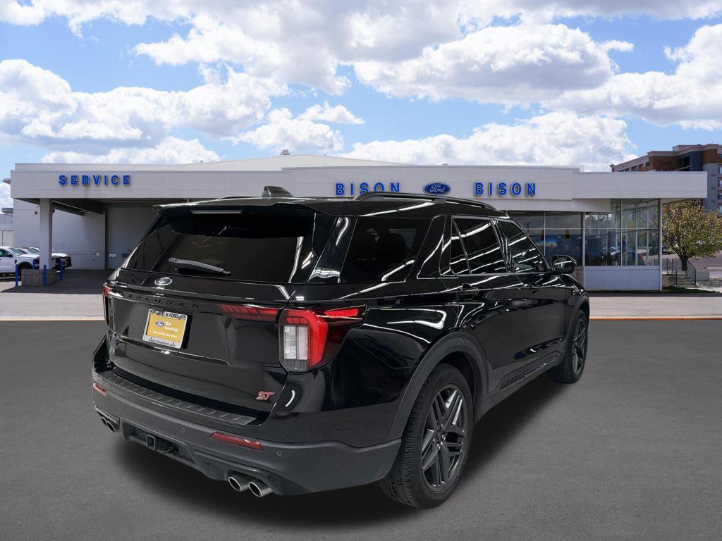 Certified 2025 Ford Explorer ST AWD/4WD image 3