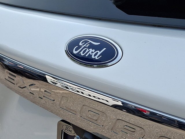 Certified 2023 Ford Explorer XLT w/ Equipment Group 202A AWD/4WD image 16