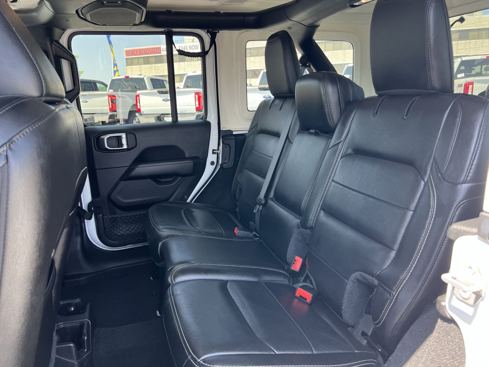 Used 2020 Jeep Wrangler Unlimited Sahara AWD/4WD image 24