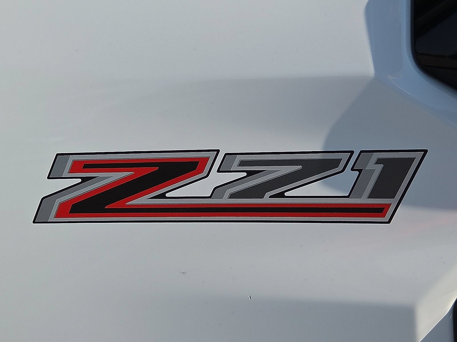 Used 2024 Chevrolet Colorado Z71 w/ Advanced Trailering Package AWD/4WD image 9