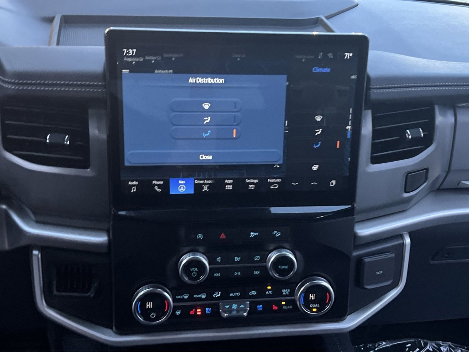 Certified 2024 Ford Expedition XLT image 21