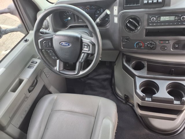 Certified 2022 Ford E-350 and Econoline 350 Super Duty RWD image 4
