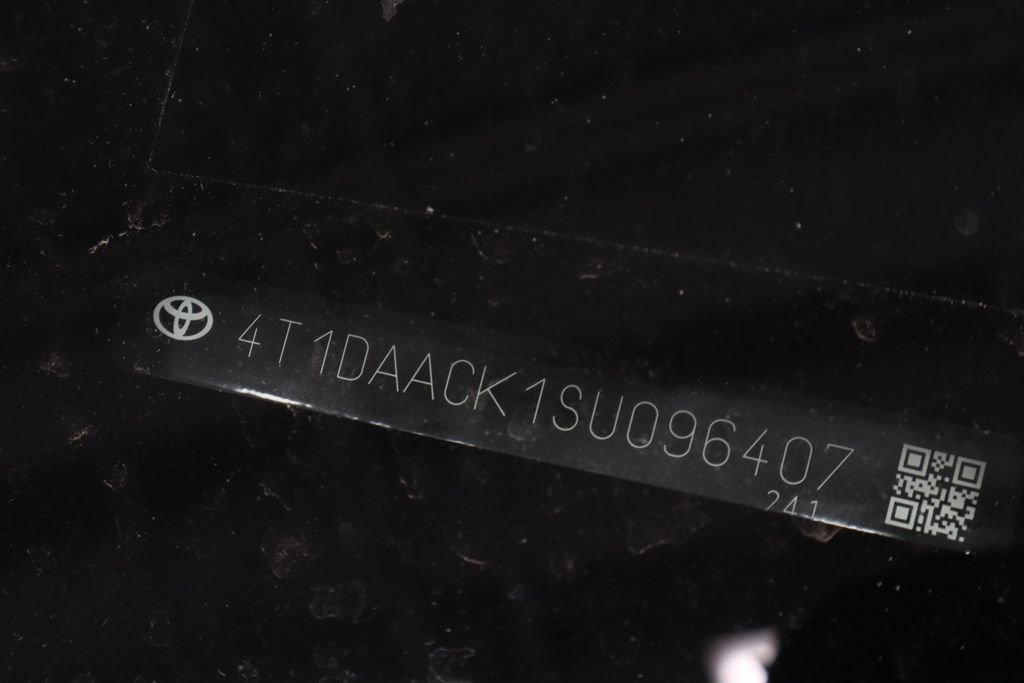 Used 2025 Toyota Camry LE FWD image 33