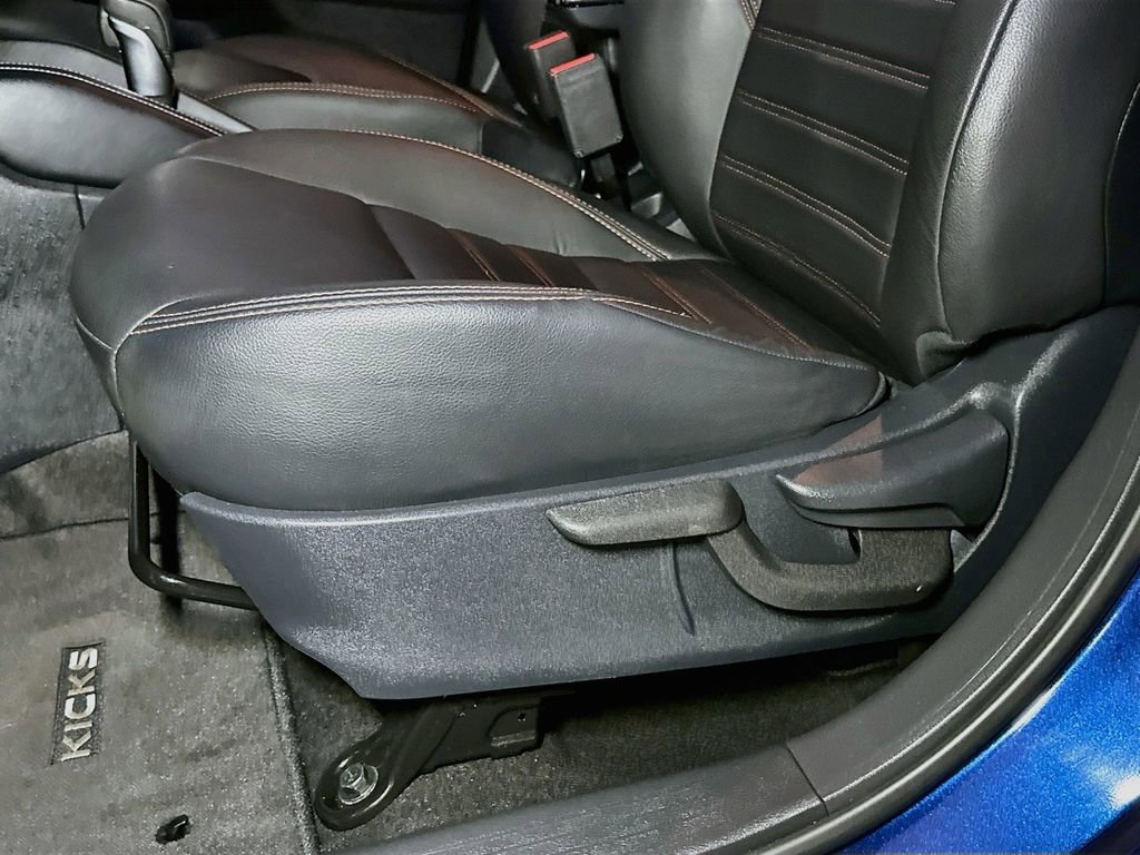 Used 2020 Nissan Kicks SR w/ SR Premium Package FWD image 19
