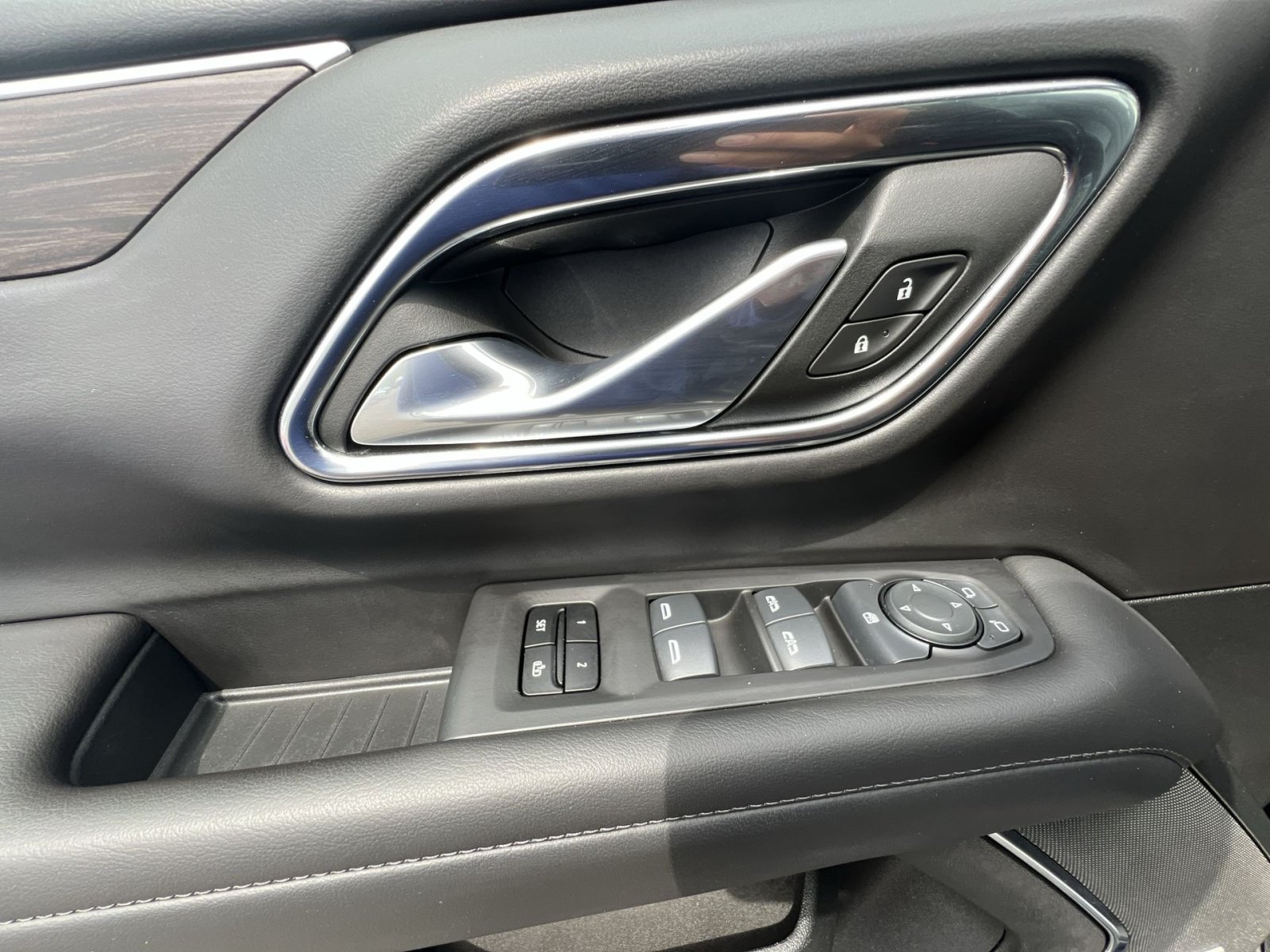 Used 2024 Chevrolet Tahoe LT AWD/4WD image 23