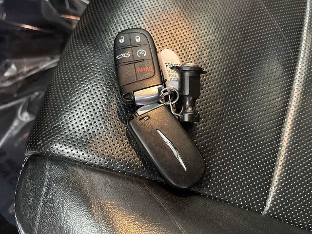 Used 2018 Chrysler 300 S w/ Safetytec Plus Group image 33