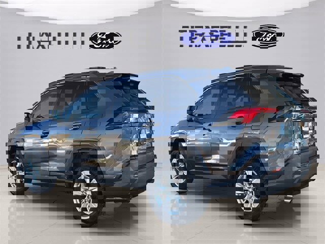 Used 2019 Toyota RAV4 LE image 4