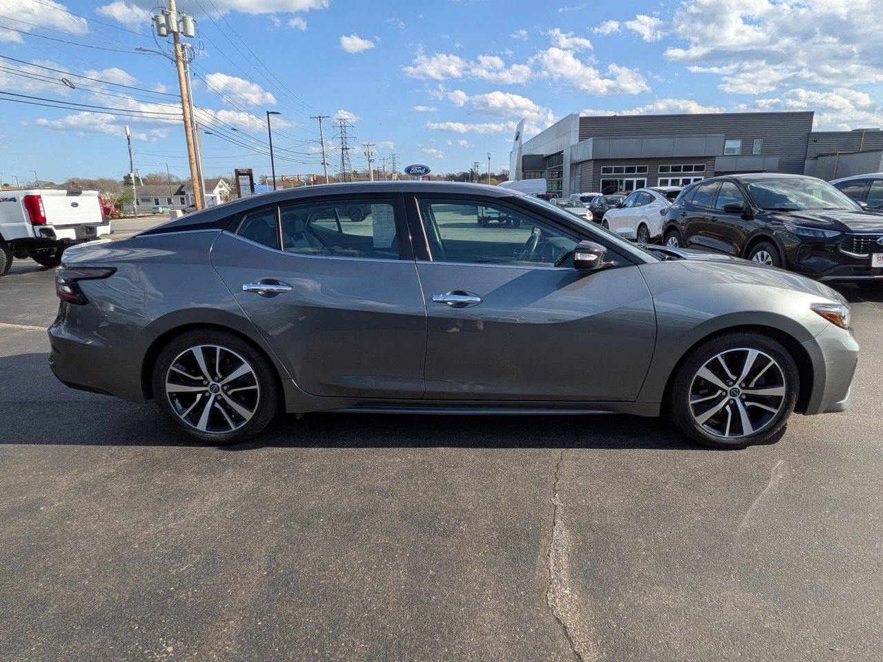 Used 2023 Nissan Maxima SV w/ Floor Mat Group FWD image 3