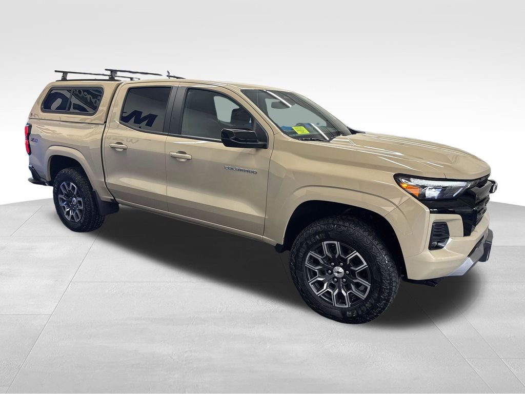 Used 2024 Chevrolet Colorado Z71 w/ Z71 Convenience Package 2 AWD/4WD image 9