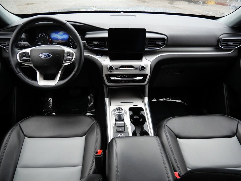 Certified 2022 Ford Explorer XLT w/ Equipment Group 202A image 13