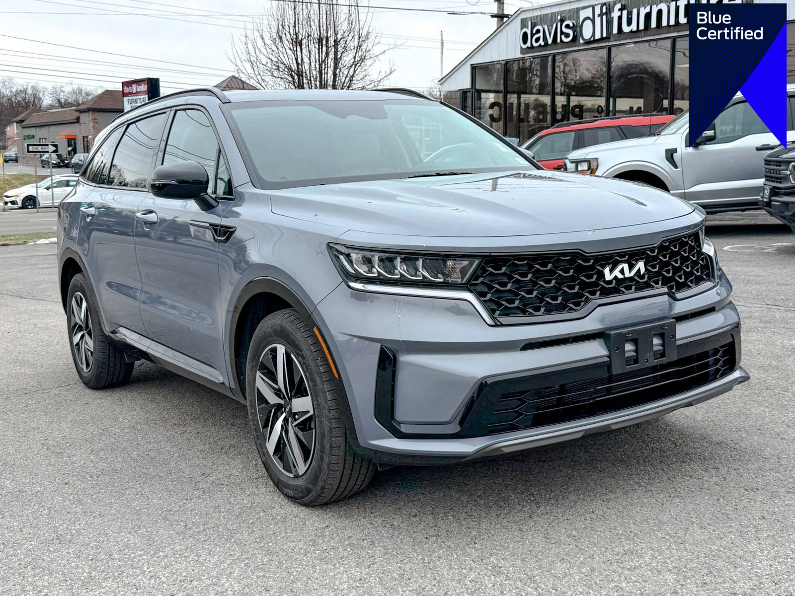 Used 2023 Kia Sorento S