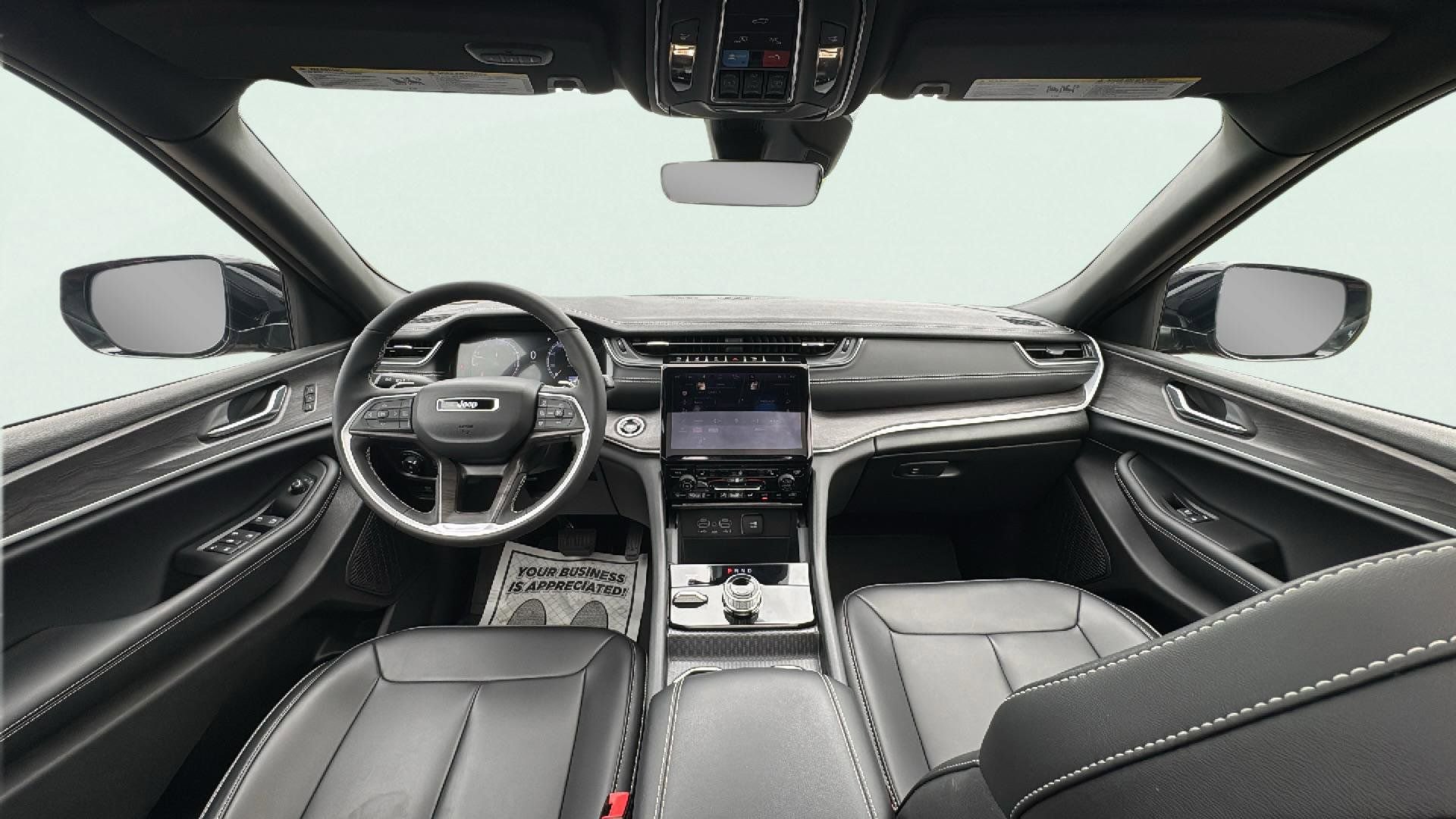 Used 2025 Jeep Grand Cherokee L Limited image 11