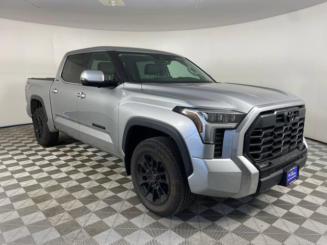 Used 2022 Toyota Tundra Limited w/ TRD Off-Road Package AWD/4WD image 17