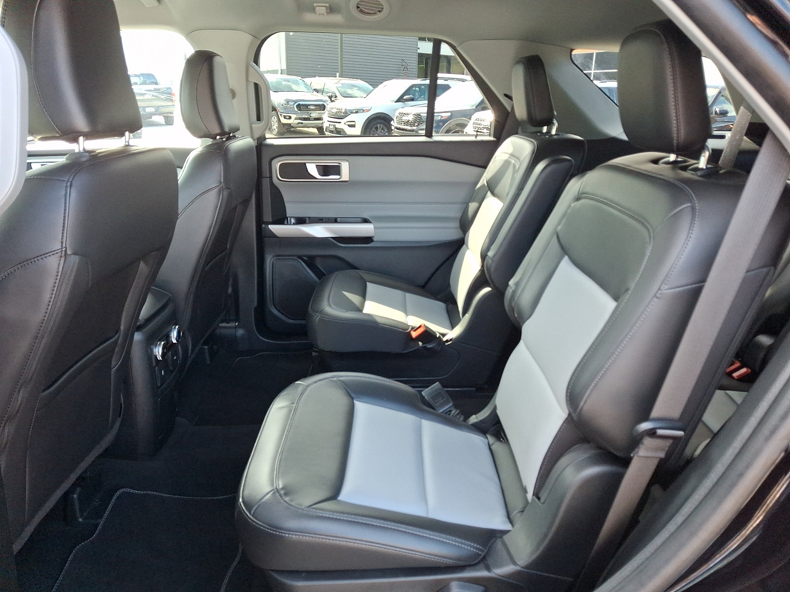 Certified 2023 Ford Explorer XLT w/ Equipment Group 202A AWD/4WD image 13