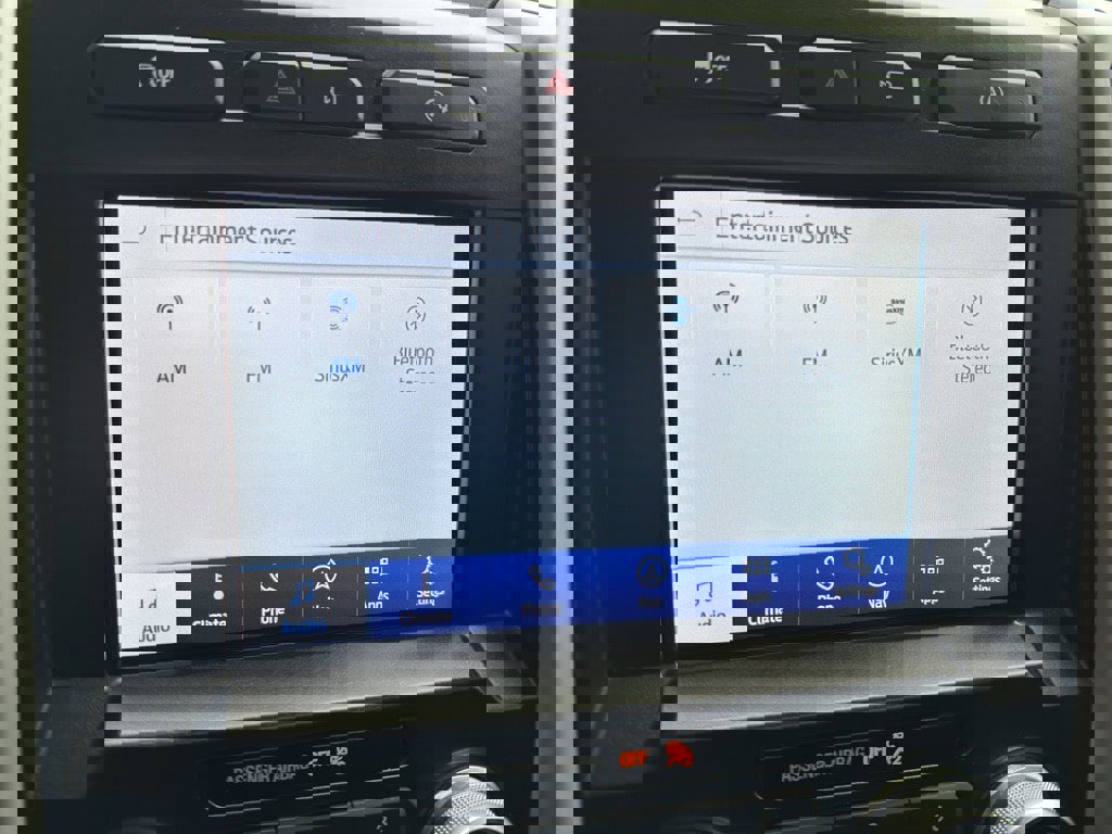 Certified 2020 Ford F150 Lariat w/ Equipment Group 502A Luxury image 31