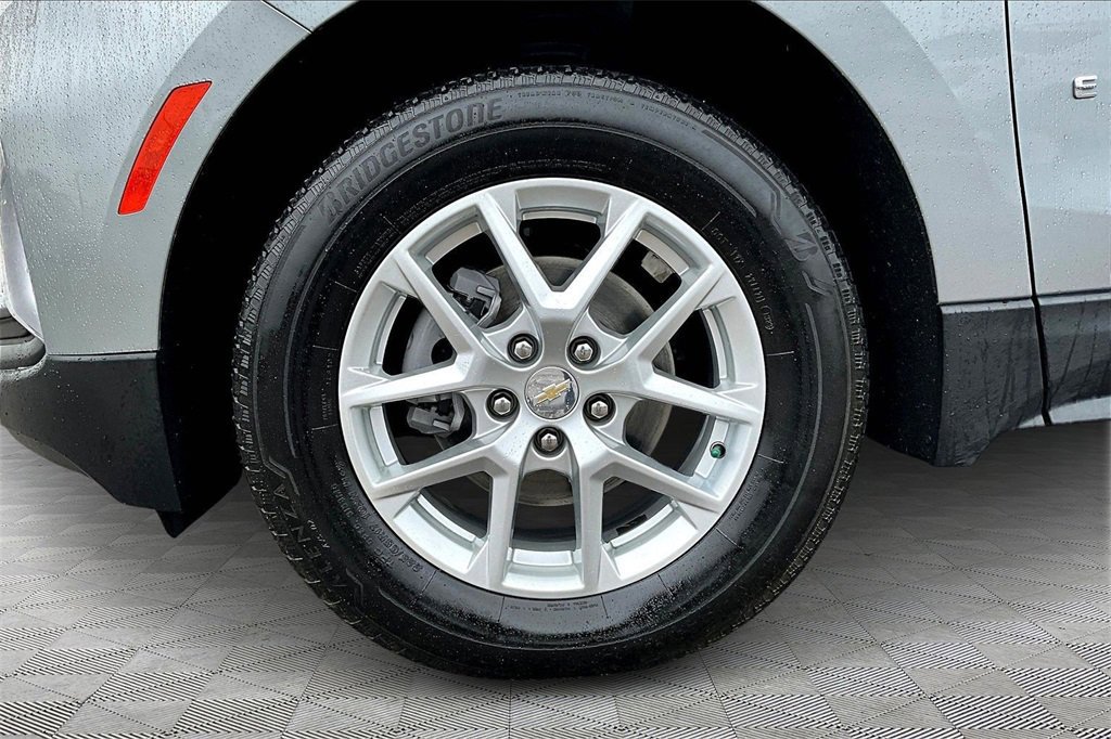 Used 2023 Chevrolet Equinox LT w/ Driver Convenience Package image 11