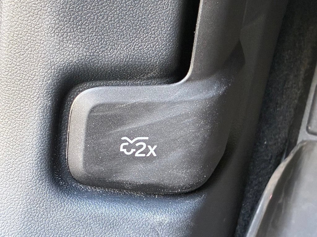 Certified 2024 Ford Escape SE FWD image 38