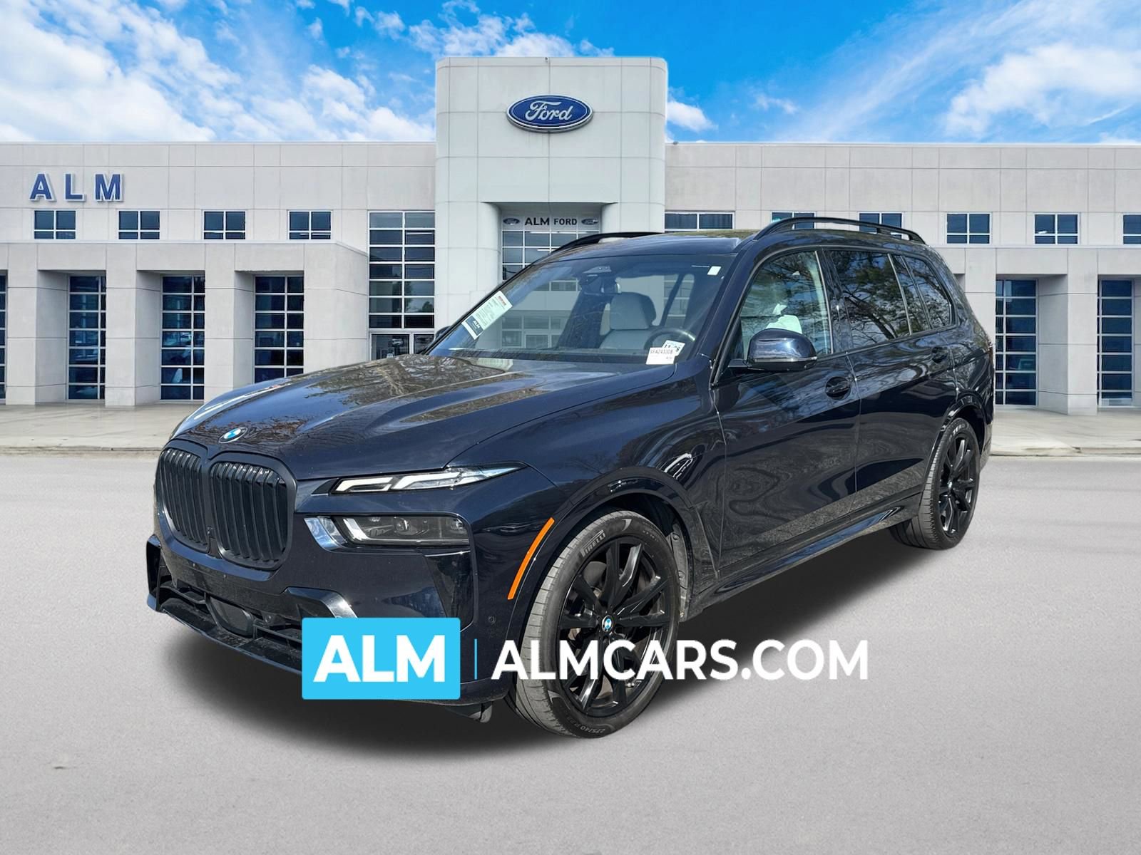 Used 2024 BMW X7 xDrive40i w/ M Sport Package image 1
