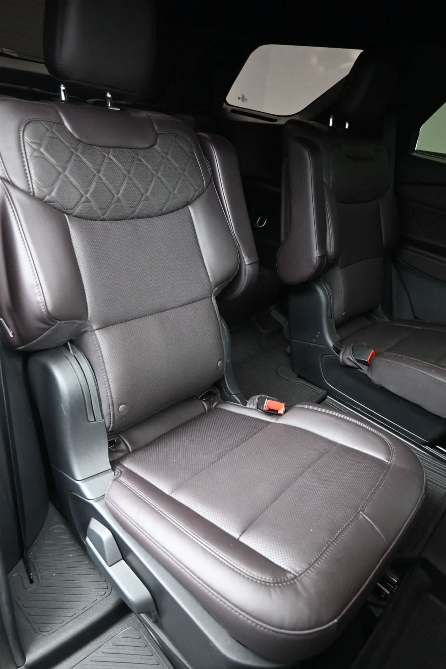 Certified 2026 Ford Explorer Platinum w/ LUX Leather Package AWD/4WD image 24