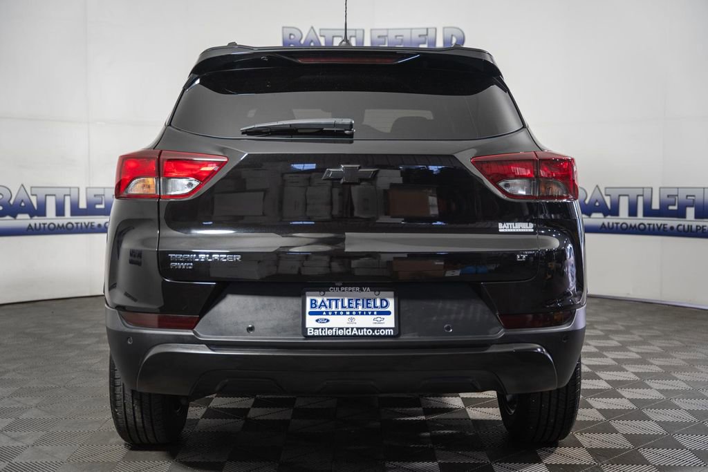 Used 2023 Chevrolet TrailBlazer LT w/ Convenience Package image 3
