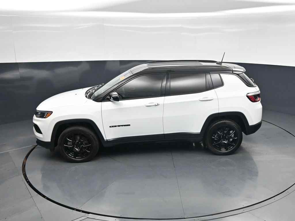 Used 2023 Jeep Compass Latitude AWD/4WD image 39