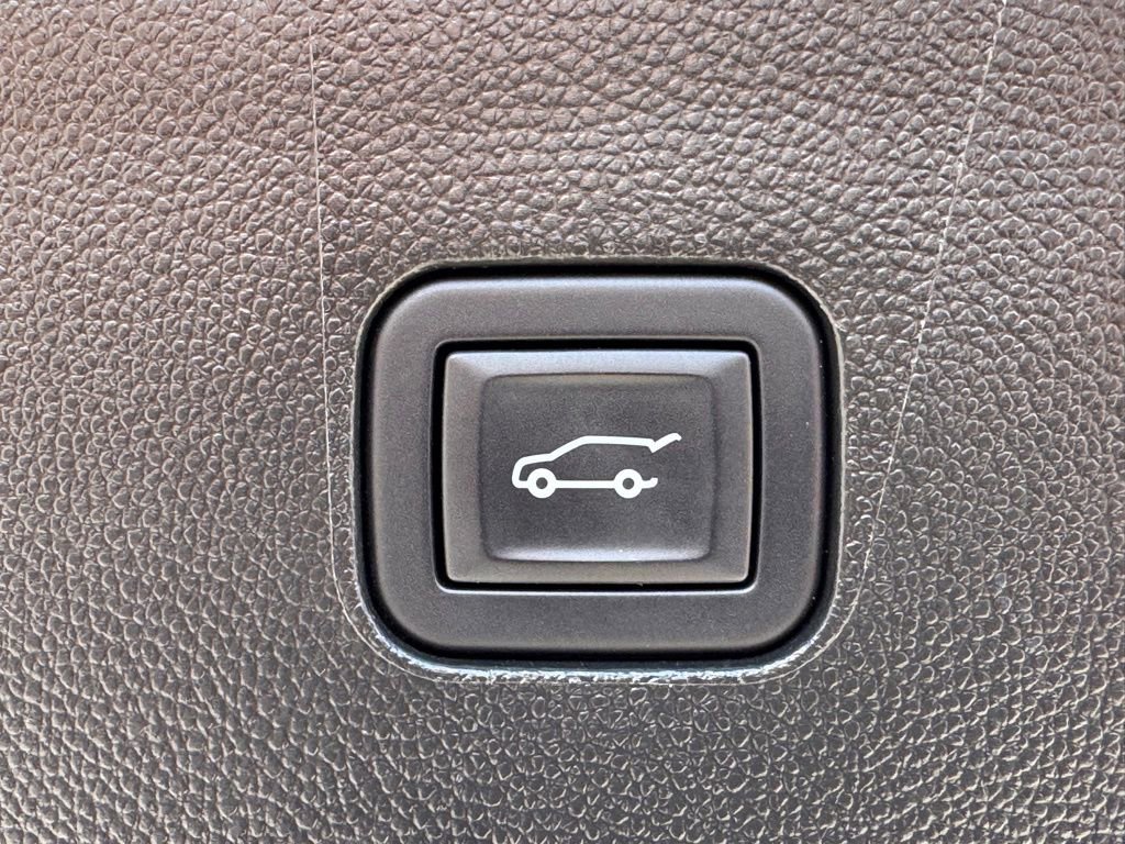 Used 2024 Buick Enclave Premium image 14