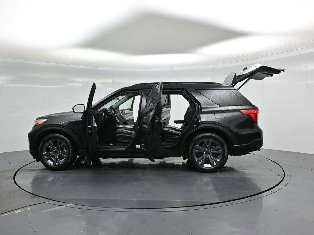 Certified 2022 Ford Explorer XLT w/ Equipment Group 202A image 41