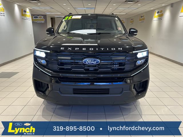 Certified 2025 Ford Expedition Active AWD/4WD image 26