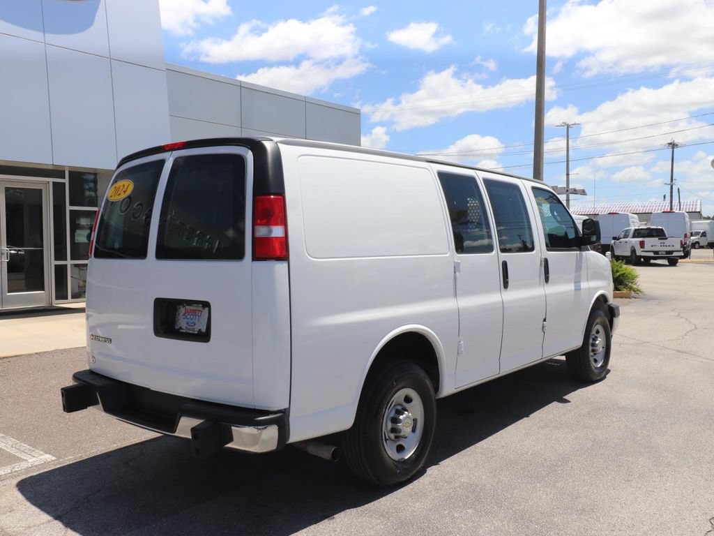 Used 2024 Chevrolet Express 2500 w/ Driver Convenience Package RWD image 13