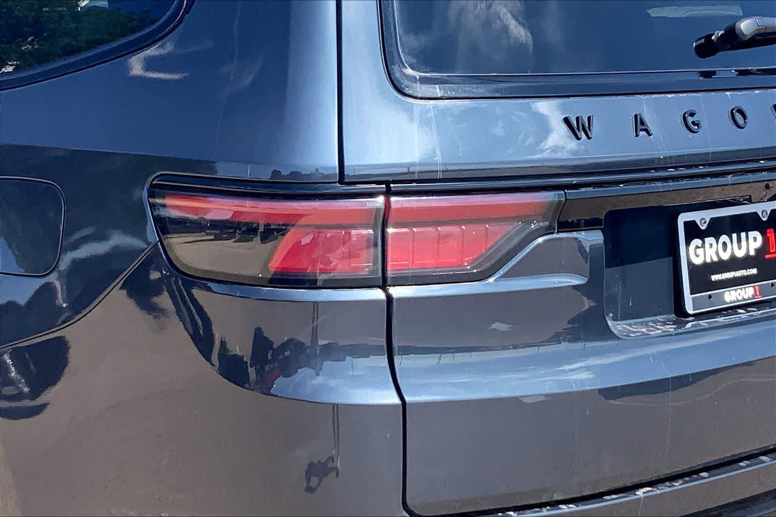 Used 2025 Jeep Wagoneer Series II AWD/4WD image 29
