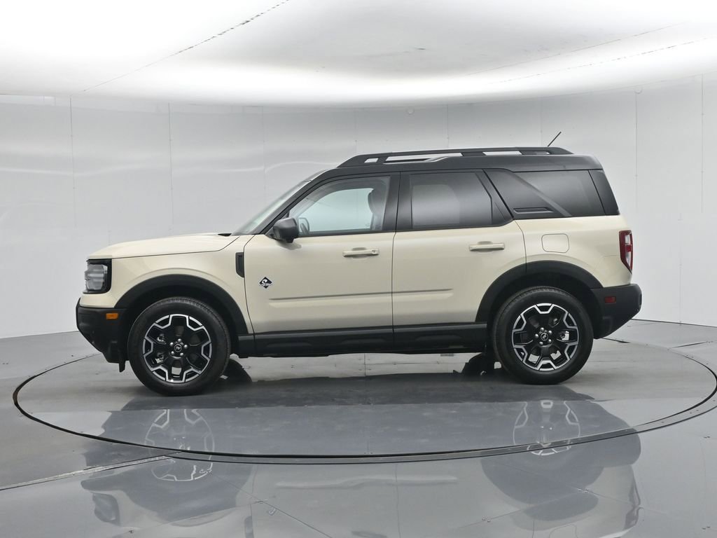 Certified 2025 Ford Bronco Sport Outer Banks w/ Outer Banks Tech Package+ AWD/4WD image 32