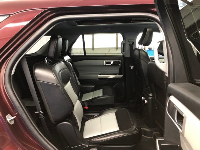 Certified 2022 Ford Explorer XLT w/ Equipment Group 202A image 31