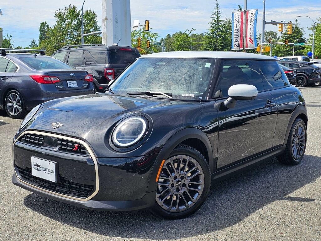 Used 2025 MINI Cooper S FWD image 1