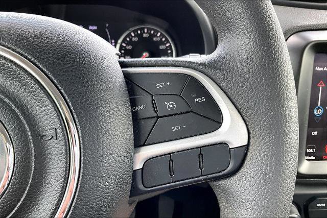 Used 2023 Jeep Renegade Latitude AWD/4WD image 19