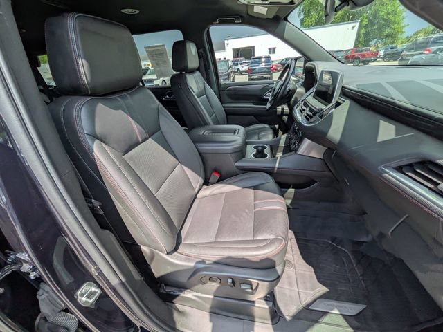 Used 2022 Chevrolet Tahoe RST w/ Luxury Package AWD/4WD image 21