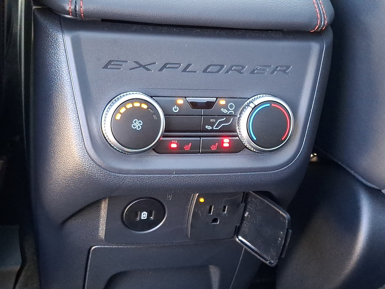 Certified 2025 Ford Explorer ST AWD/4WD image 15