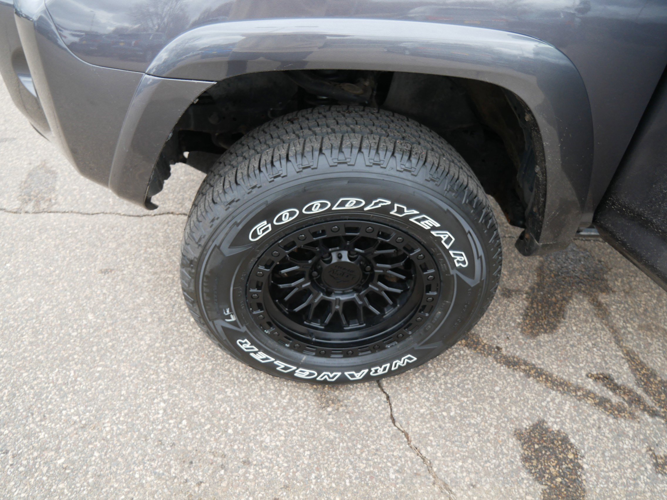 Used 2022 Toyota 4Runner SR5 AWD/4WD image 15