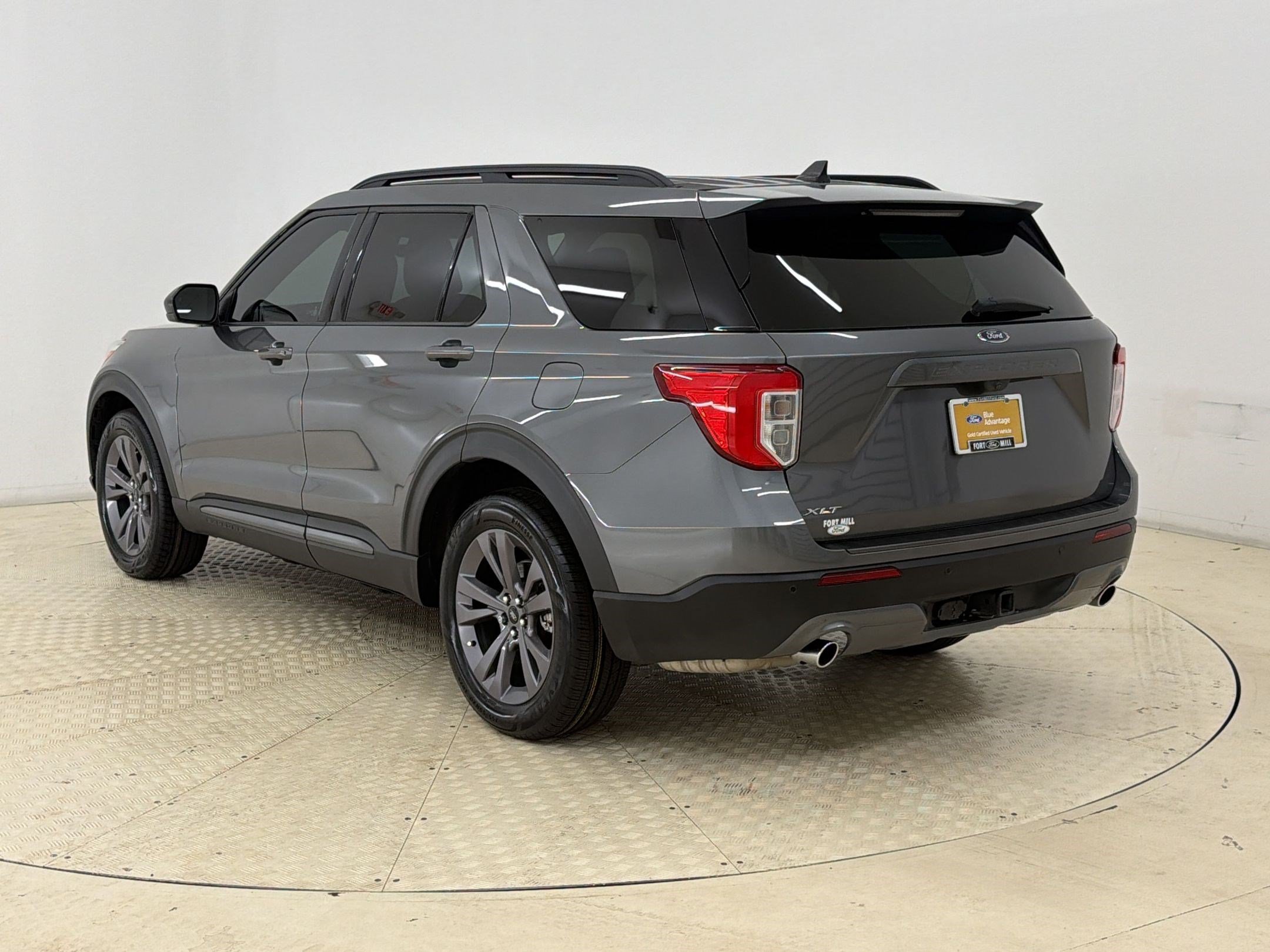 Certified 2023 Ford Explorer XLT w/ Equipment Group 202A RWD image 3