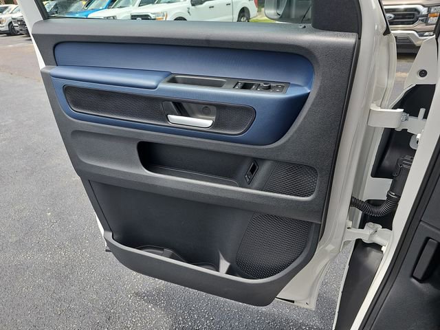 Used 2025 Volkswagen ID. Buzz Pro S RWD image 32