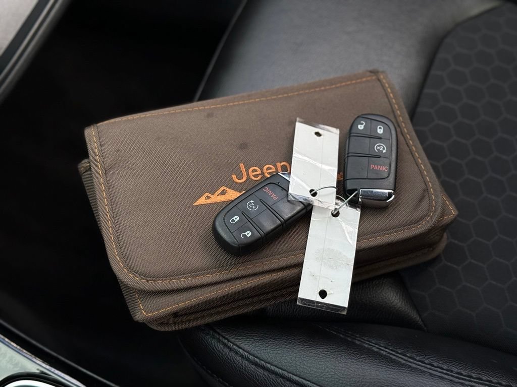 Used 2018 Jeep Compass Latitude AWD/4WD image 4