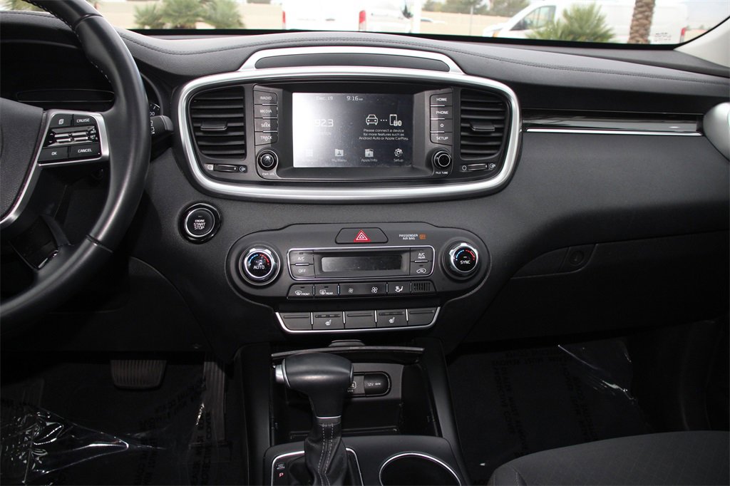 Used 2020 Kia Sorento S image 18