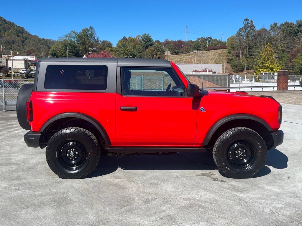 Certified 2023 Ford Bronco Black Diamond image 2