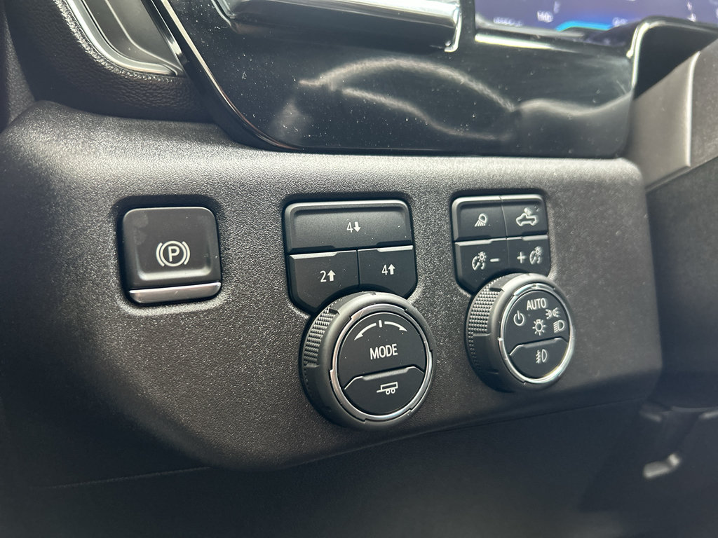 Used 2025 Chevrolet Silverado 3500 LT w/ Convenience Package AWD/4WD image 28