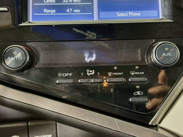 Used 2019 Toyota Camry SE FWD image 18