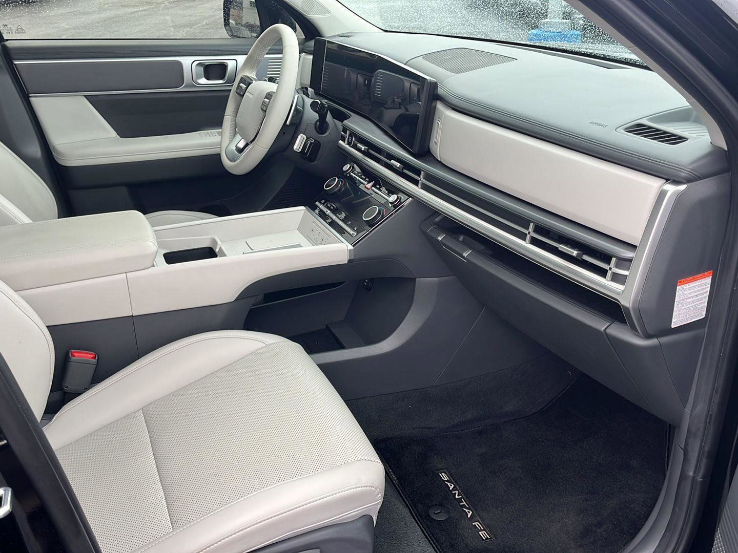 Used 2025 Hyundai Santa Fe SEL image 12
