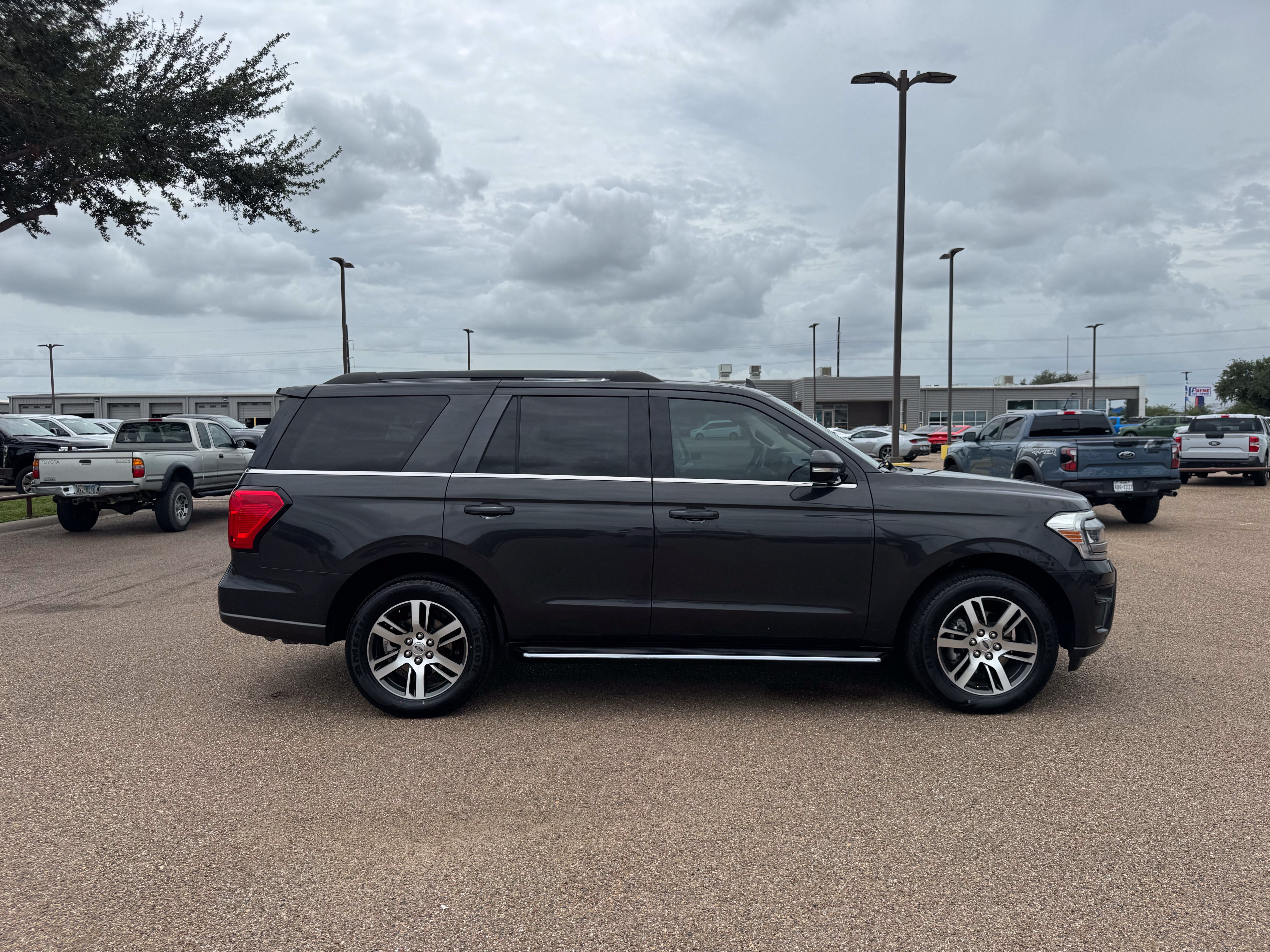 Certified 2023 Ford Expedition XLT RWD image 4