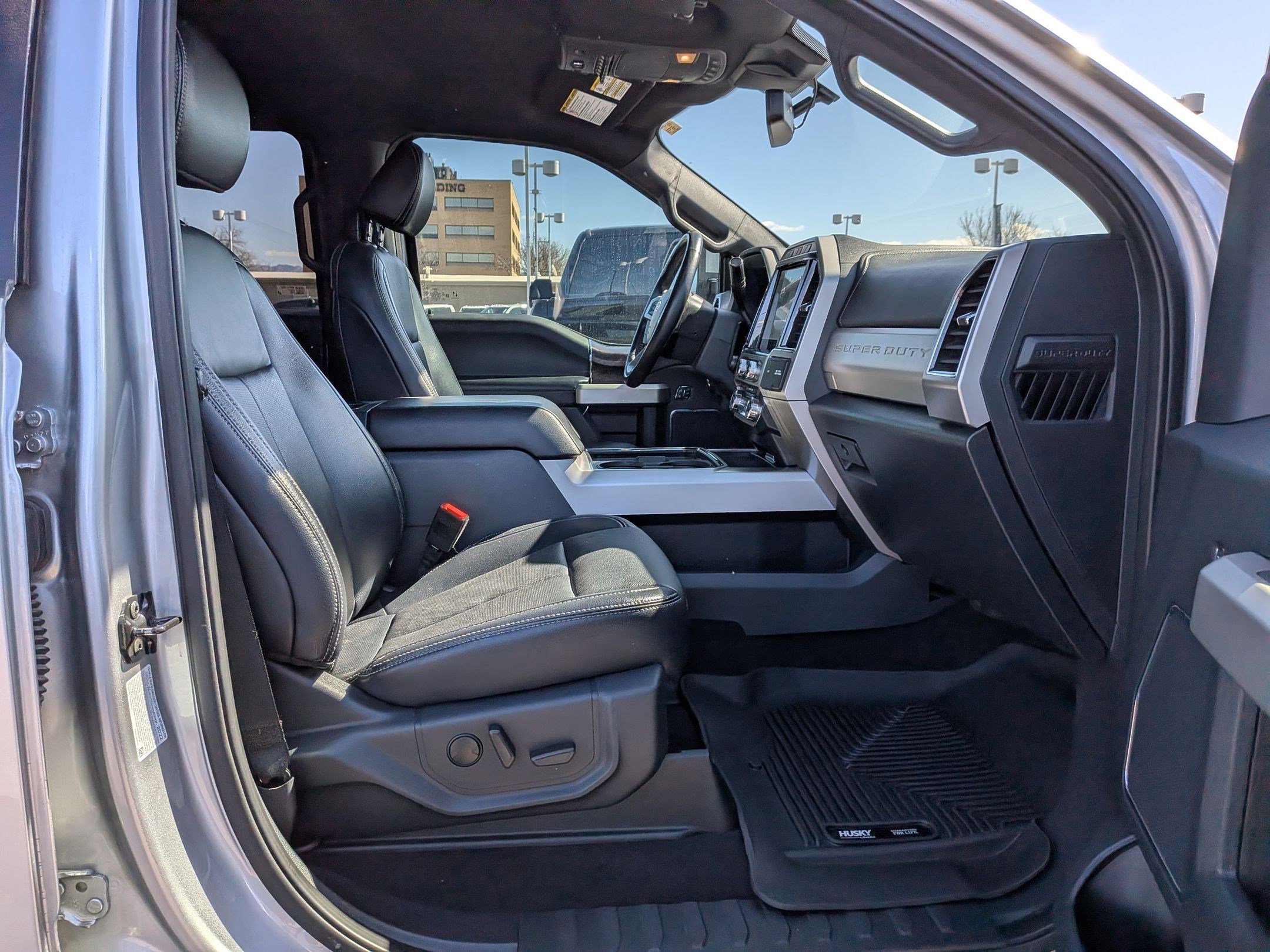 Certified 2022 Ford F350 Lariat w/ Tremor Off-Road Package image 33