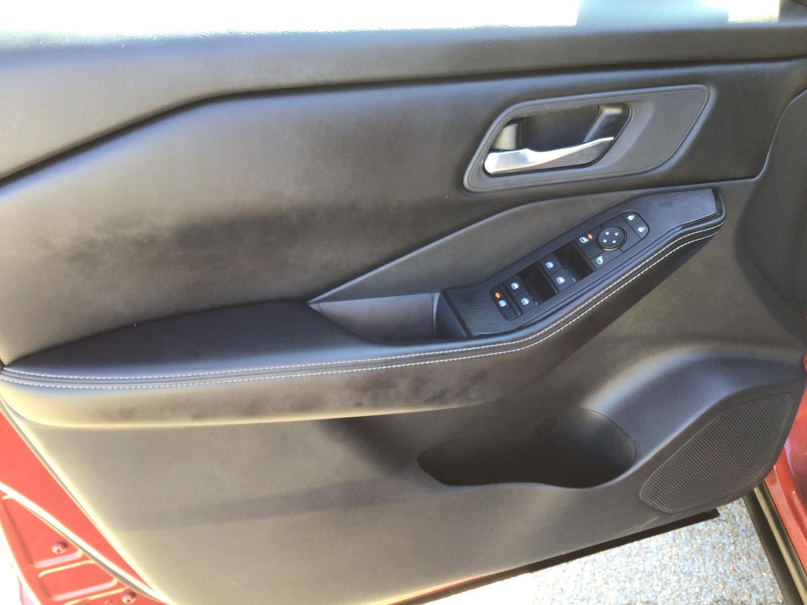 Used 2024 Nissan Rogue SV FWD image 14