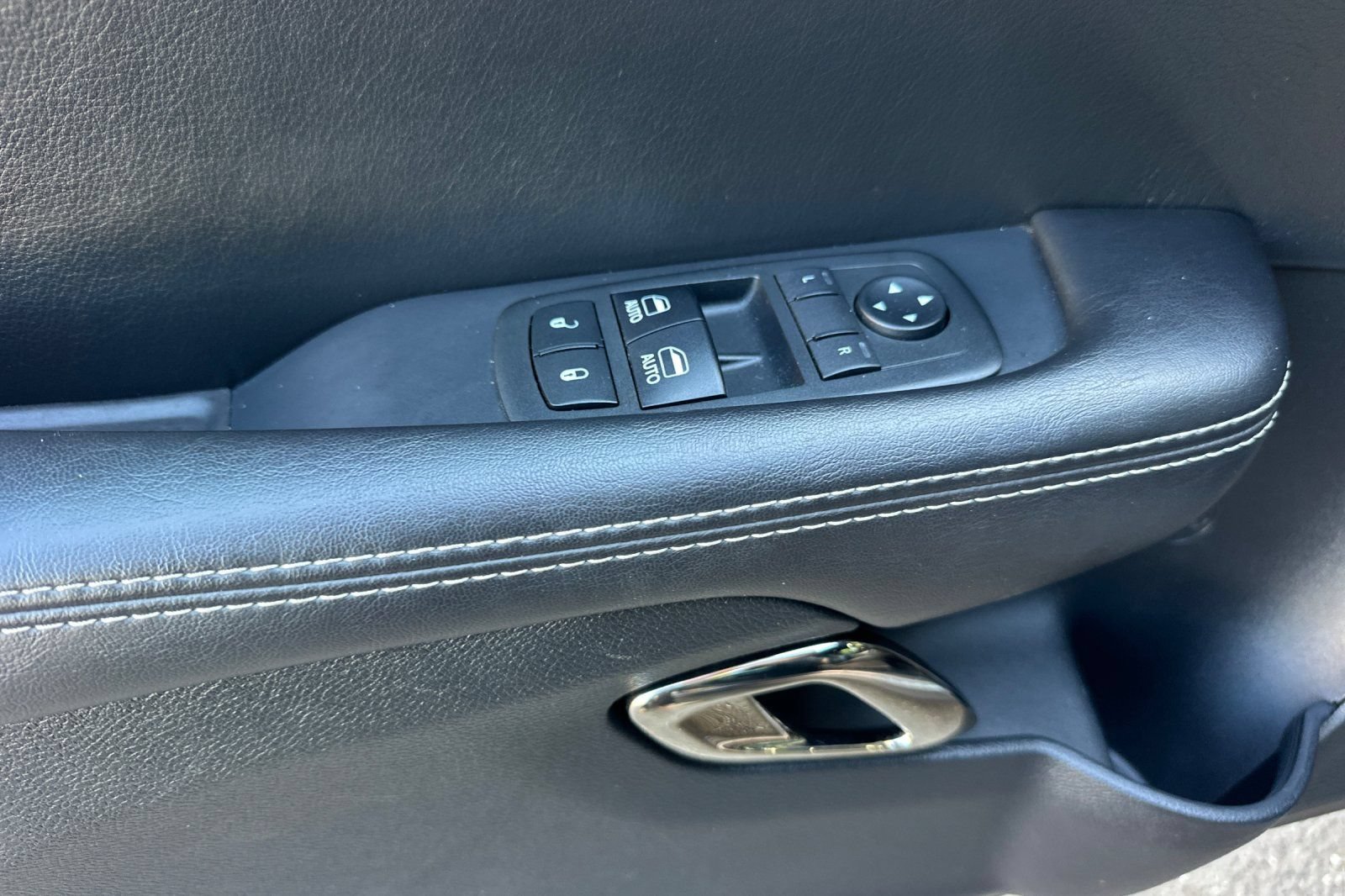 Used 2018 Dodge Challenger SRT Hellcat RWD image 11