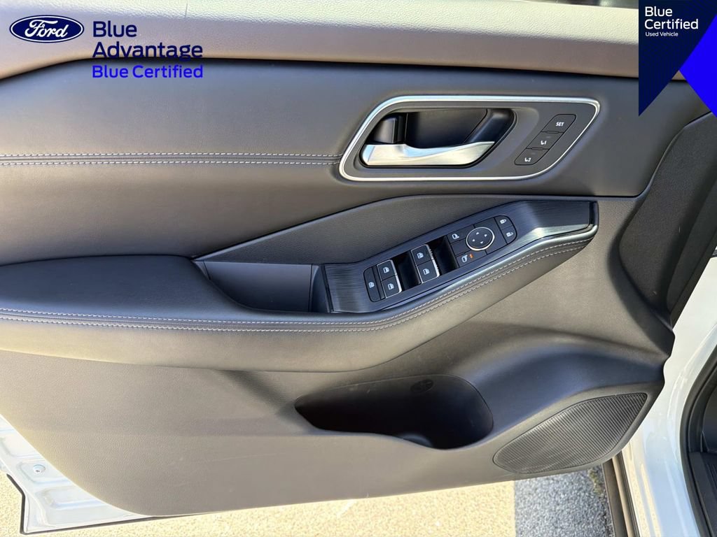 Used 2023 Nissan Rogue Platinum FWD image 14